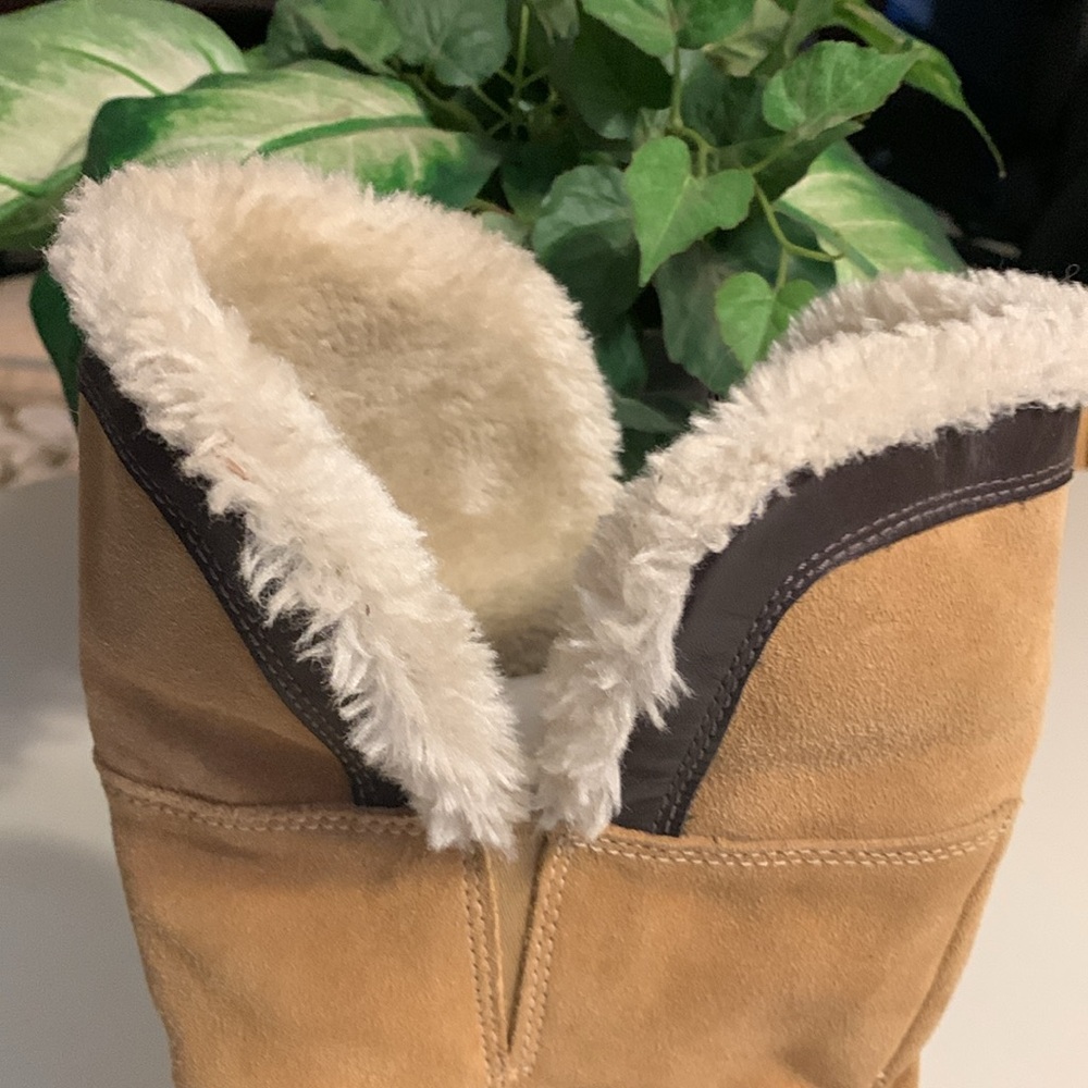 The North Face Women's Tan and Brown Suede Winter Boots NWOT - Picture 5 of 8